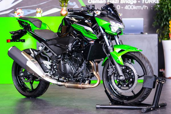 Cận cảnh Kawasaki Z400 đời 2021 giá 149 triệu đồng tại Việt Nam