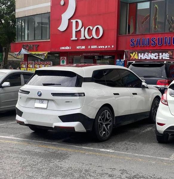 "Soi" BMW iX đầu tiên tại Việt Nam ra biển số Hải Phòng
