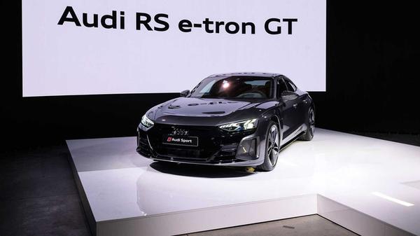Audi RS E-Tron GT phiên bản cao cấp với sức mạnh 590 mã lực chính thức ra mắt