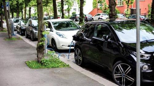 Na Uy đứng đầu kỉ nguyên điện khí hóa với thị phần xe xanh áp đảo xe xăng dầu