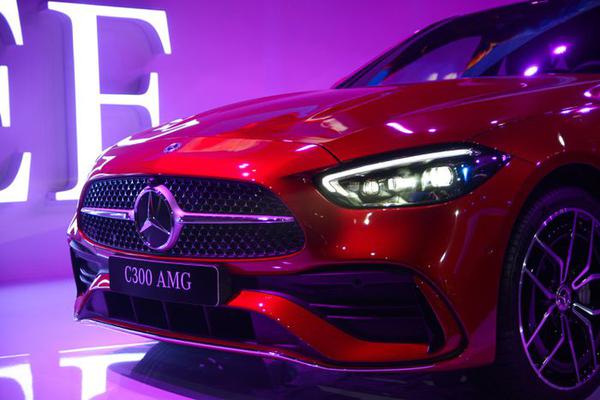 Mercedes-Benz C 300 AMG bản giới hạn giá 2,4 tỷ đồng tại Việt Nam