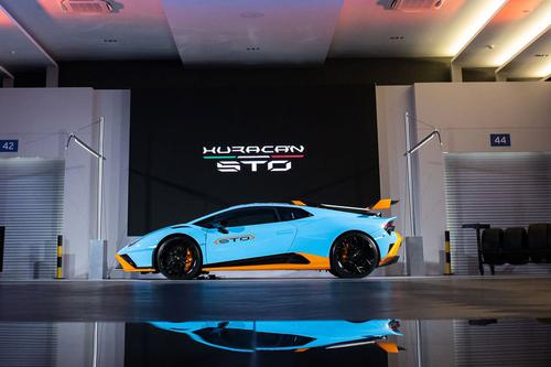Siêu xe Lamborghini Huracan STO trị giá gần 1 triệu đô được ra mắt tại Thái Lan