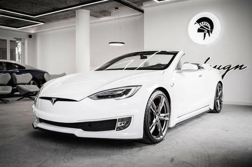Nhà thiết kế người Ý Ares Design tạo ra một chiếc Tesla Model S mui trần