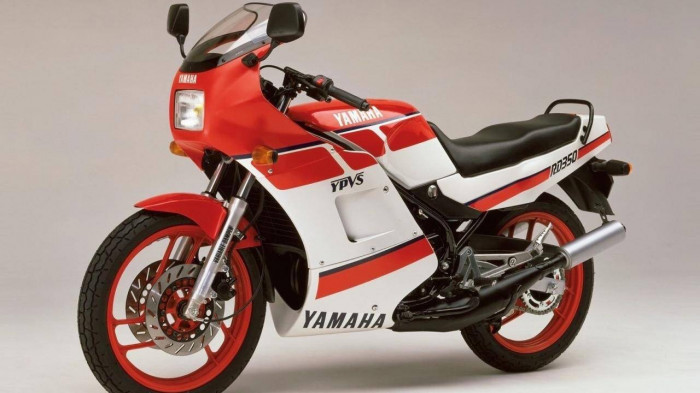 Ngắm mô tô "huyền thoại" Yamaha RD350F 1986 được trang bị động cơ 347cc