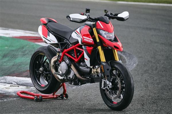 Ducati Hypermotard 950 2022 chính thức được ra mắt và có giá bán lên đến 15.750 USD