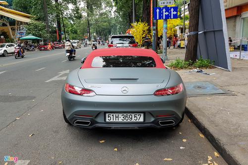 Soi chi tiết Mercedes-AMG GT Roadster duy nhất tại Việt Nam