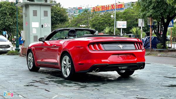 Ford Mustang 2021 mui trần xuất hiện tại Việt Nam có gì đặc biệt ?