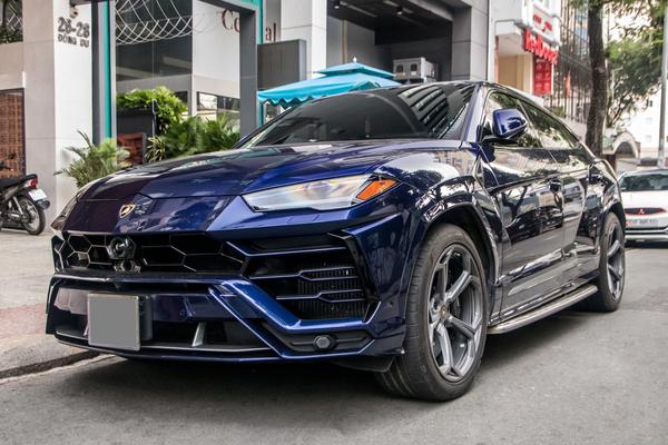 Chiêm ngưỡng Lamborghini Urus với màu sơn độc đáo tại TP.HCM