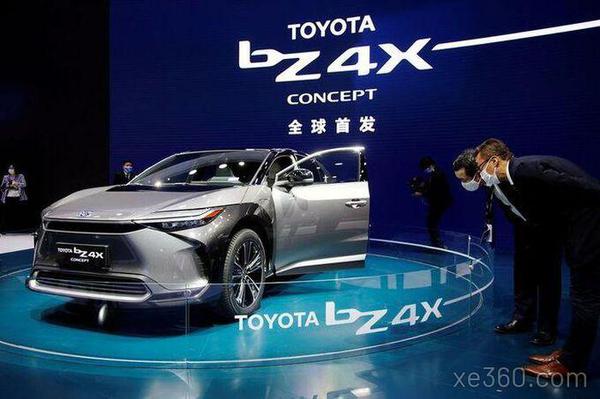 Mẫu xe điện Toyota bZ4X bị triệu hồi do tiềm ẩn nguy cơ rơi bánh xe