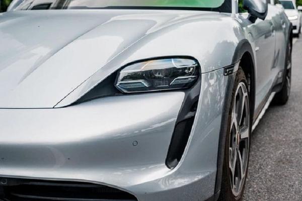 Chi tiết xe điện offroad Porsche Taycan Cross Turismo giá từ 5,64 tỷ