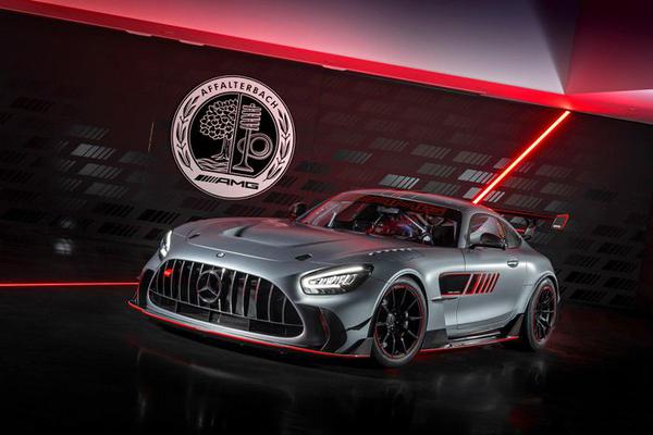 Chi tiết Mercedes-AMG GT Track Series bản giới hạn với giá hơn 400.000 USD