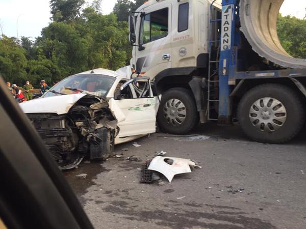Bị xe tải tông trúng, ô tô Kia Morning biến dạng, vỡ nát tại Thái Nguyên