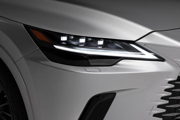 Lexus RX 2023 ra mắt, nâng cấp từ ngoại hình đến cả động cơ