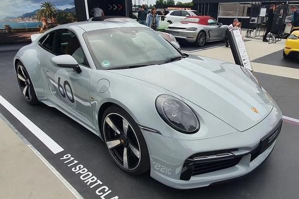 Soi Porsche 911 Sport Classic 2023 gần 19 tỷ đồng sắp về garage của Cường Đô la
