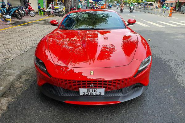 Cận cảnh Ferrari Roma của ông doanh nhân Đặng Lê Nguyên Vũ