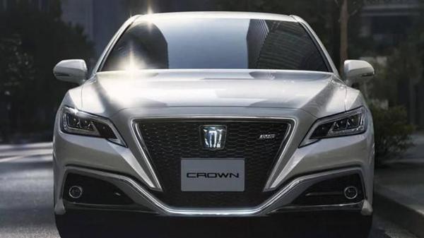 Toyota Crown sắp ra mắt phiên bản SUV gầm cao
