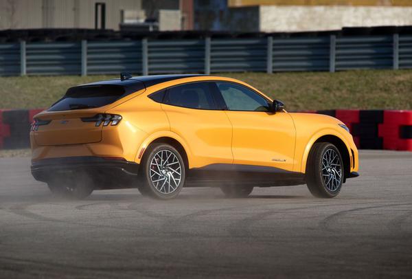 Ford Mustang Mach-E bản hiệu suất cao ra mắt với khả năng tăng tốc vượt trội