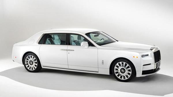 Rolls-Royce Phantom được làm riêng cho doanh nhân mừng kỷ niệm 40 năm ngày cưới