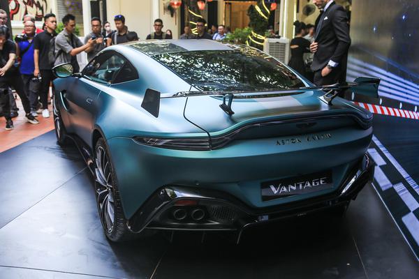Ngắm Aston Martin Vantage F1 Edition đầu tiên xuất hiện tại Việt Nam