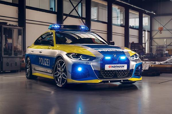 Chùm ảnh xe điện BMW i4 được độ làm xe cảnh sát