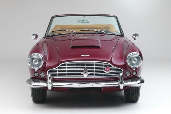 Xe cổ Aston Martin DB4 Convertible đời 1962 lên sàn bán đấu giá