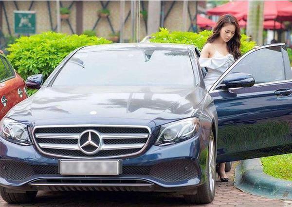 Mercedes-Benz E300 AMG của nữ diễn viên 'Quỳnh búp bê' Phương Oanh có gì đặc biệt ?