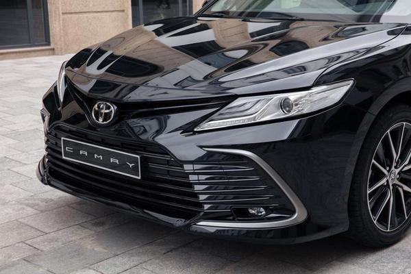 Toyota Camry 2022 chính thức ra mắt tại Việt Nam