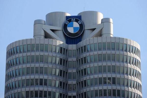 BMW, Volkswagen bị phạt vì thông đồng với Daimler về công nghệ khí thải