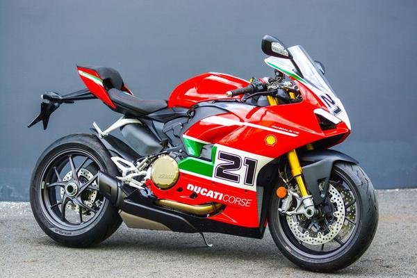 Ducati Panigale V2 Bayliss chính hãng tại Việt Nam với giá gần 800 triệu đồng