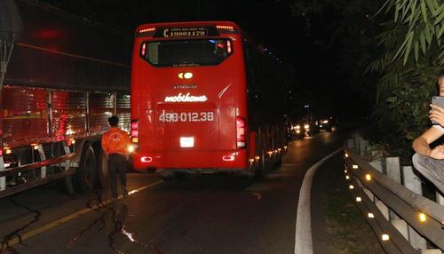 Ô tô khách vượt ẩu tại đèo Bảo Lộc gây ra vụ tai nạn liên hoàn