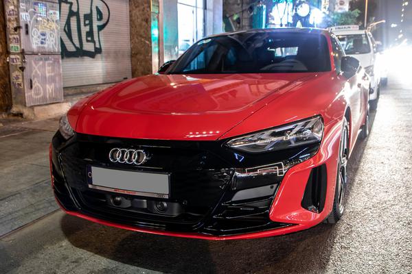 Ngắm chiếc Audi e-tron GT đầu tiên cập bến Việt Nam