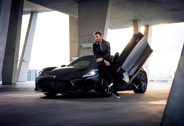 David Beckham với chiếc Maserati MC20 Fuoriserie Edition do chính anh cá nhân hóa