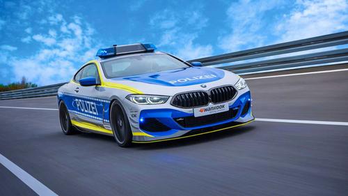 BMW M850i xDrive bản độ như xe cảnh sát mang sứ mệnh tuyên truyền về an toàn