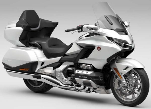 Siêu mô tô Honda Gold Wing GL 1800 2022 ra mắt với giá 1,16 tỷ đồng