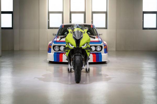 Superbike BMW M 1000 RR phiên bản kỷ niệm 50 năm chính thức ra mắt