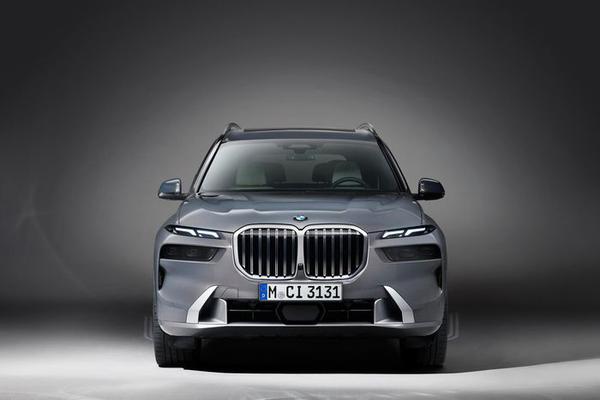 BMW X7 mới ra mắt với loạt nâng cấp đáng kể về thiết kế và công nghệ