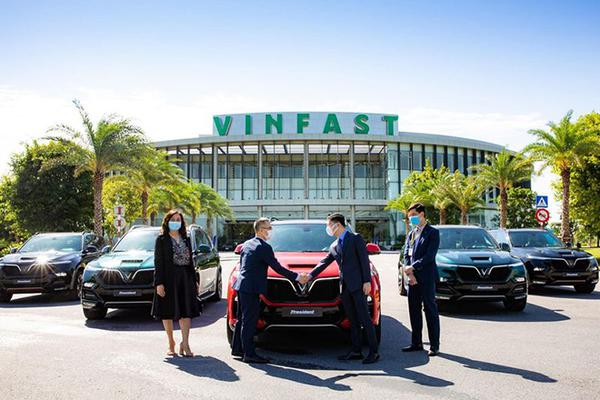 VinFast xuất khẩu lô xe ô tô đầu tiên sang Lào, mở rộng thị trường kinh doanh