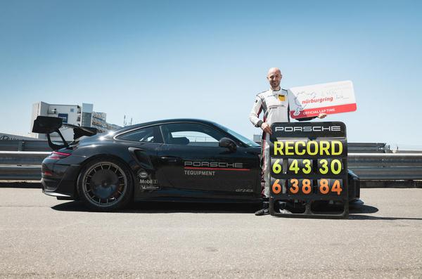 Porsche phá kỷ lục vòng đua xe sản xuất của Mercedes-AMG ở Nurburgring