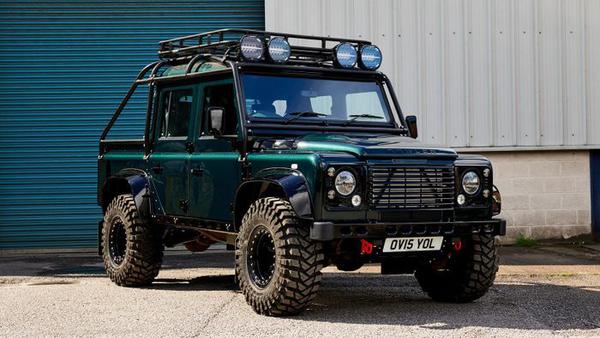 Land Rover Defender "biến" thành xe bán tải nhờ bản độ từ Bowler