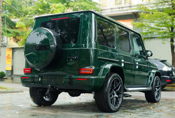 Cận cảnh Mercedes-AMG G 63 2022 màu hiếm Deep Green về Việt Nam với giá 14,8 tỷ đồng