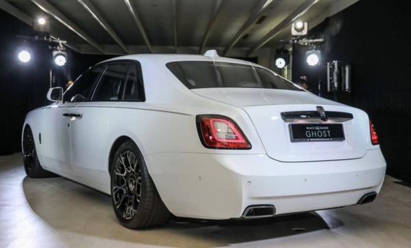 Ngắm xe siêu sang Rolls-Royce Ghost Black Badge 2022 giá 572.000 USD