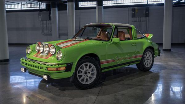 Porsche Carrera Targa đời 1974 nâng cấp với bản độ offroad