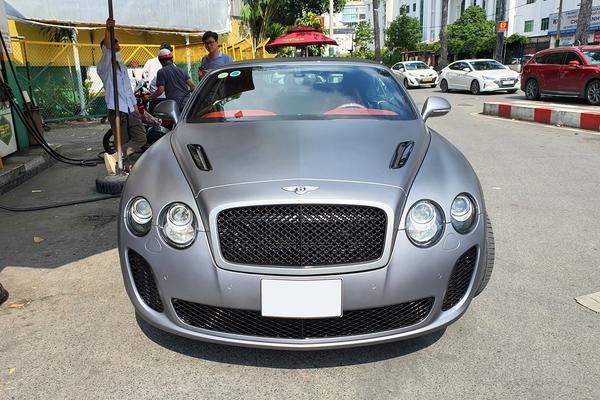 Ngắm Bentley Continental Supersports mui trần "hàng hiếm" xuống phố tại Việt Nam