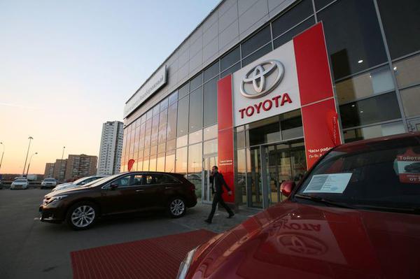 Các nhà sản xuất ô tô Nhật Bản ngừng hoạt động sản xuất, xuất khẩu sang Nga