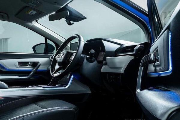 Toyota Veloz 2022 với tùy chọn sơn ngoại thất 2 màu thời thượng, giá từ 502 triệu đồng