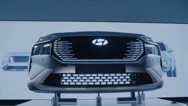 Hyundai SantaFe thế hệ mới sẽ được trang bị logo phát sáng