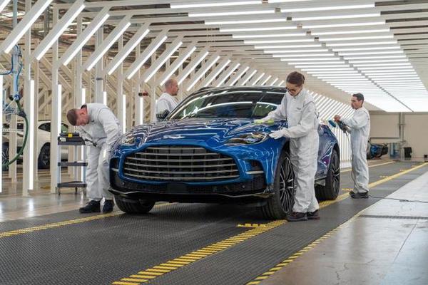 SUV mạnh nhất thế giới Aston Martin DBX707 sắp bàn giao đến khách hàng