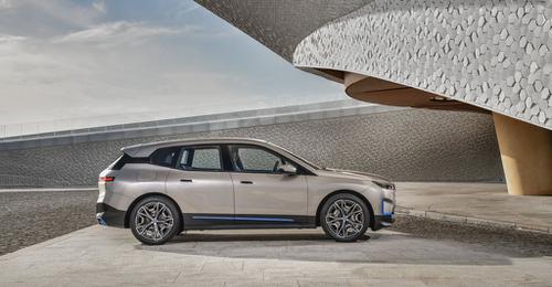 SUV cỡ trung BMW iX 2022 lộ diện chi tiết với nhiều trang bị và ngoại hình thu hút