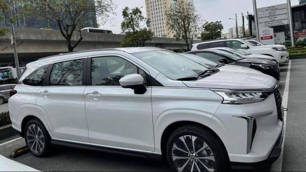 Toyota Veloz 2022 xuất hiện tại đại lý trước thềm ra mắt chính thức
