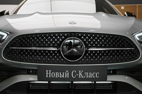Ảnh thực tế Mercedes-Benz C 300 AMG 2022, được đại lý nhận cọc giao xe vào cuối năm nay